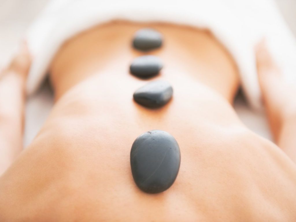 massage pierres chaudes
